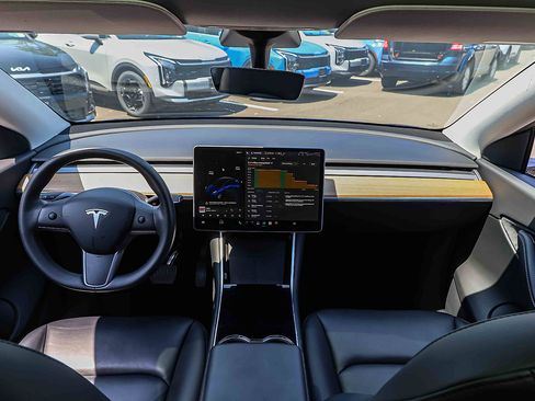 Used 2020 Tesla Model Y Long Range AWD/4WD image 18
