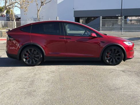 Used 2023 Tesla Model X Plaid image 3