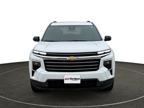 Used 2024 Chevrolet Traverse LT image 10
