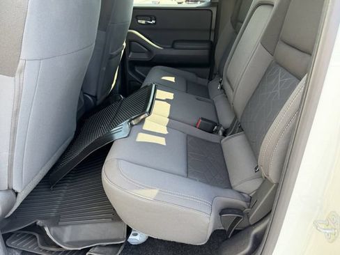 Used 2025 Nissan Frontier SV w/ Tow Package RWD image 24