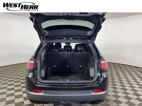 Used 2023 Jeep Compass Latitude w/ Convenience Group AWD/4WD image 21