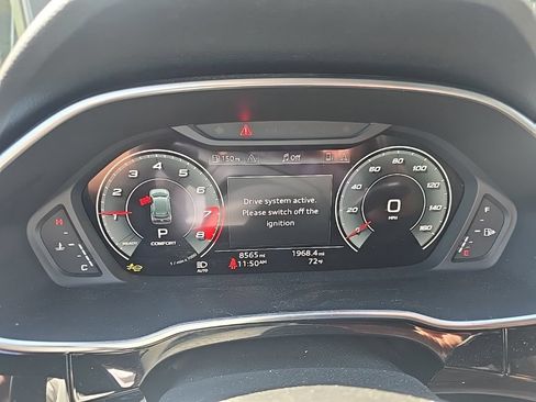 Used 2024 Audi Q3 2.0T Premium Plus w/ Premium Plus Package AWD/4WD image 6
