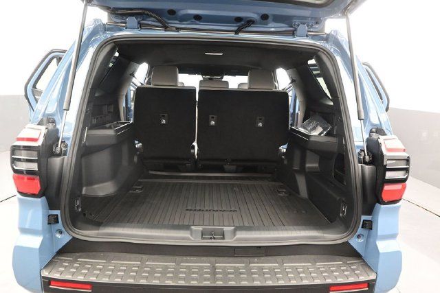 New 2026 Toyota 4Runner SR5 AWD/4WD image 12