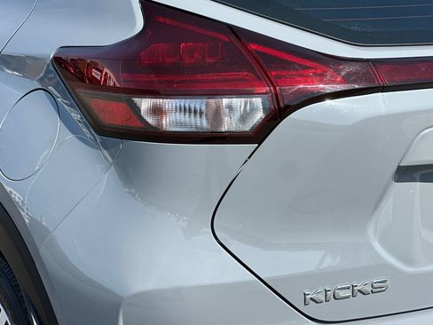 Used 2022 Nissan Kicks SV w/ Interior Electronics Package FWD image 26