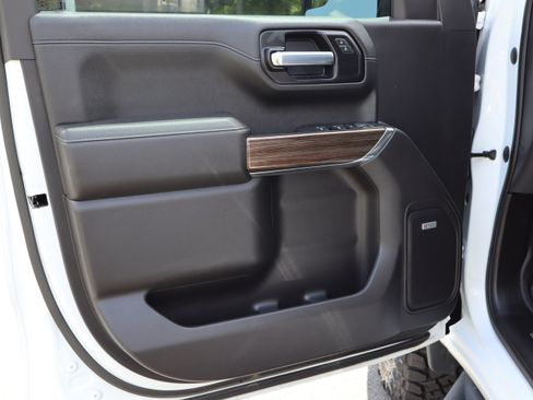 Used 2021 Chevrolet Silverado 1500 LT Trail Boss w/ Convenience Package II AWD/4WD image 21