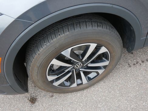 Used 2024 Volkswagen Tiguan S w/ MDO Package, Two-Row AWD/4WD image 16