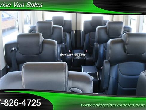 Used 2022 Ford Transit 350 XLT RWD image 2