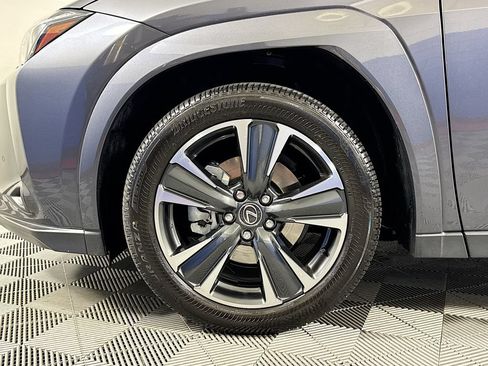 Used 2025 Lexus UX 300h AWD w/ Accessory Package (Z1) image 31