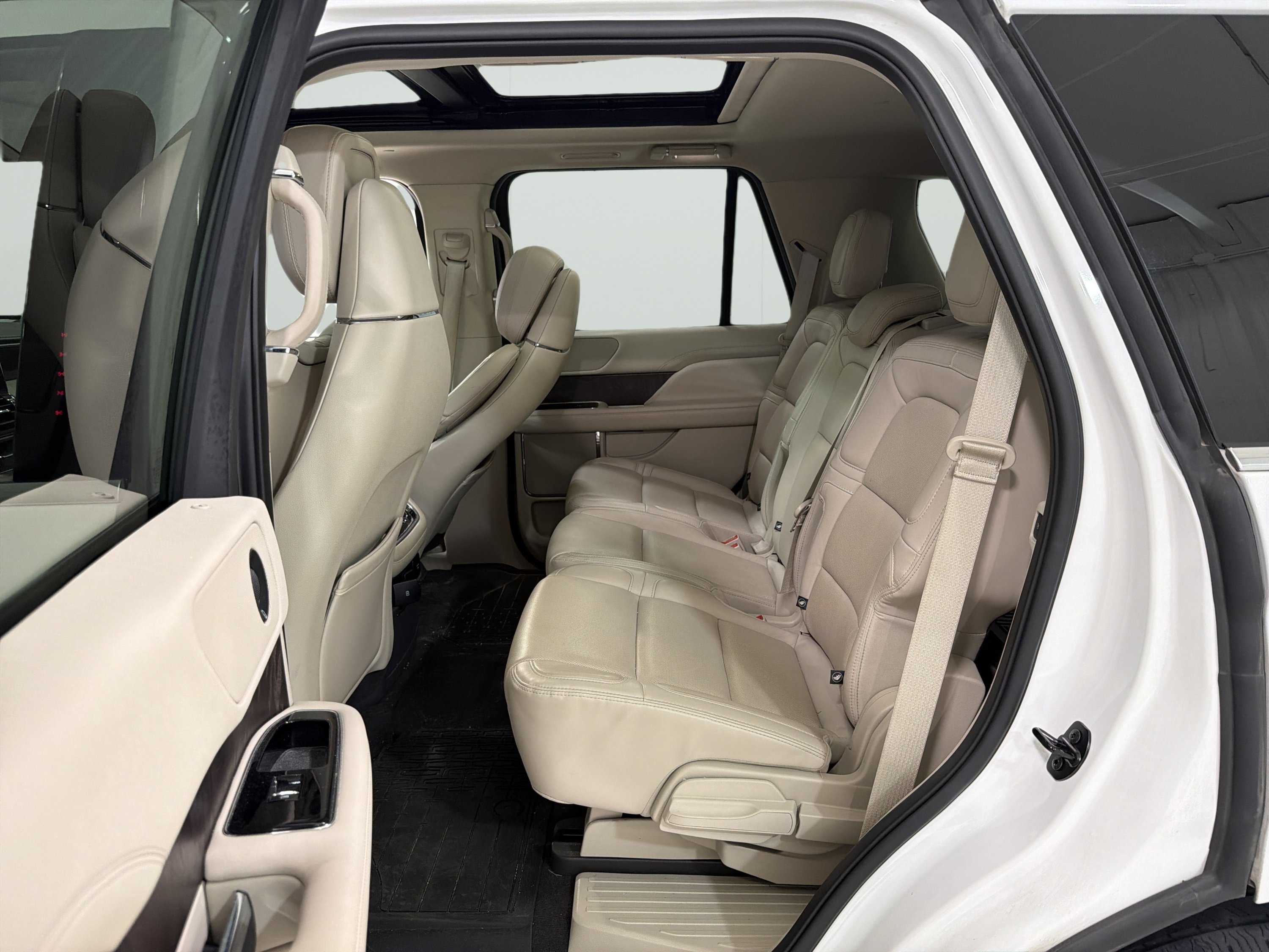 Used 2020 Lincoln Navigator Reserve RWD image 12