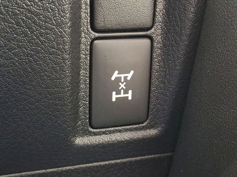 Used 2017 Lexus GX 460 AWD/4WD image 25