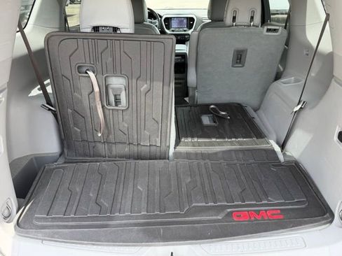 Used 2019 GMC Acadia SLT FWD image 16