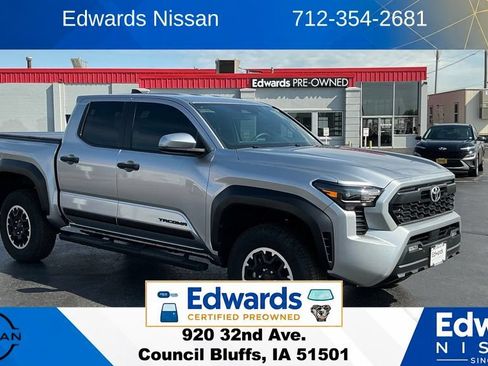Used 2025 Toyota Tacoma TRD Off-Road w/ TRD Off Road Upgrade Package AWD/4WD image 1