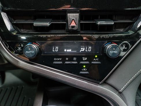 Used 2024 Toyota Camry SE image 20