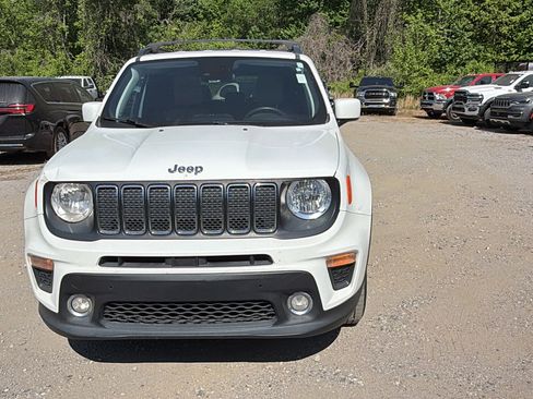 Used 2020 Jeep Renegade Latitude w/ UConnect 8.4 Nav Group AWD/4WD image 3