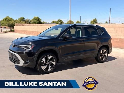 Used 2026 Volkswagen Taos SE AWD/4WD image 1