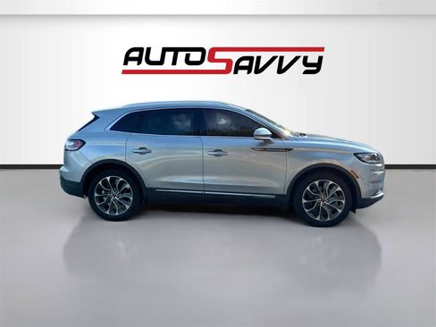 Used 2023 Lincoln Nautilus Reserve image 8