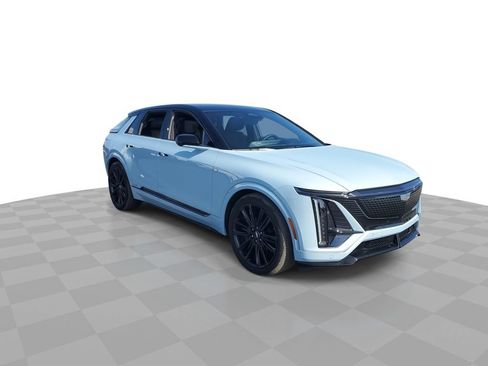 Used 2026 Cadillac Lyriq V AWD/4WD image 2
