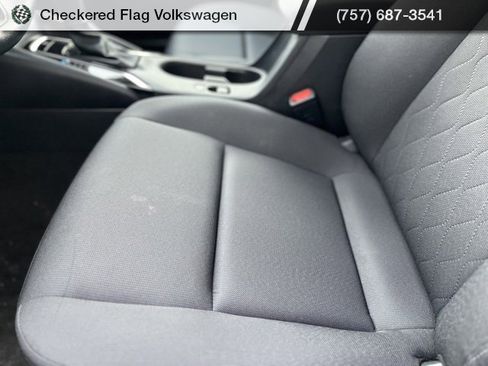 Used 2024 Toyota Corolla LE image 20