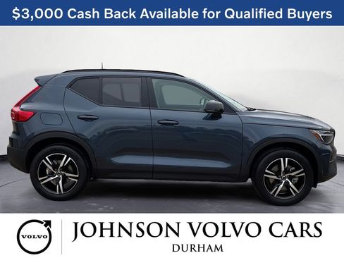 New 2026 Volvo XC40 B5 Core w/ Climate Package image 2