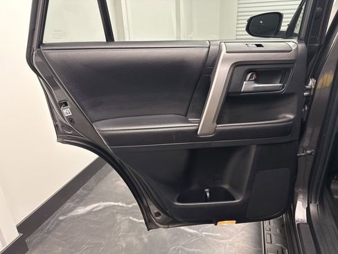 Used 2016 Toyota 4Runner SR5 Premium AWD/4WD image 14