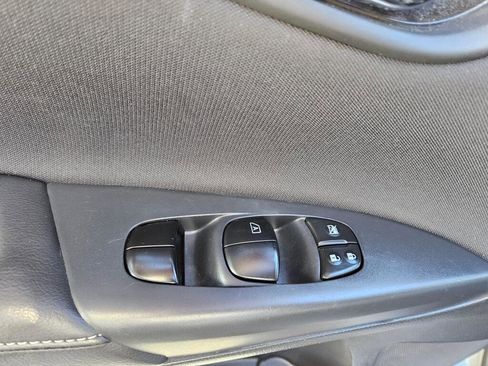 Used 2016 Nissan Sentra S image 21