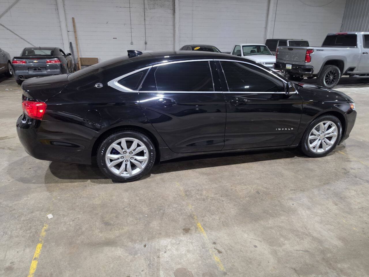 Used 2019 Chevrolet Impala LT FWD image 12