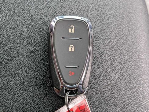 Used 2021 Chevrolet Equinox LS AWD/4WD image 30
