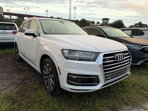 Used 2017 Audi Q7 2.0T Premium Plus w/ Premium Plus Package AWD/4WD image 2