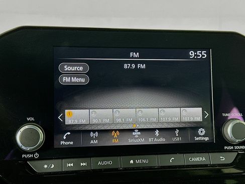 Used 2025 Nissan Pathfinder SV AWD/4WD image 21