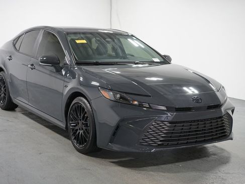 Certified 2025 Toyota Camry LE image 3