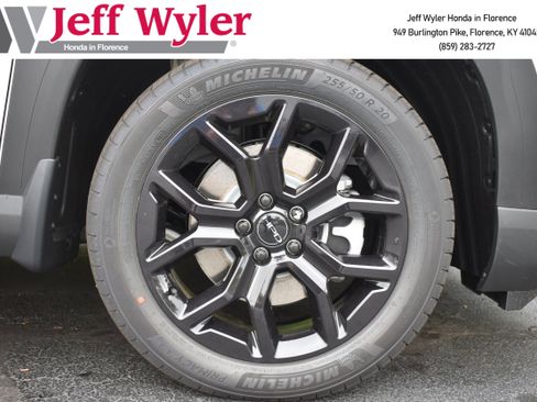 New 2025 Honda Pilot Touring image 10