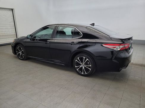 Used 2019 Toyota Camry SE image 3