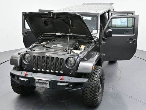 Used 2016 Jeep Wrangler Unlimited Rubicon image 43