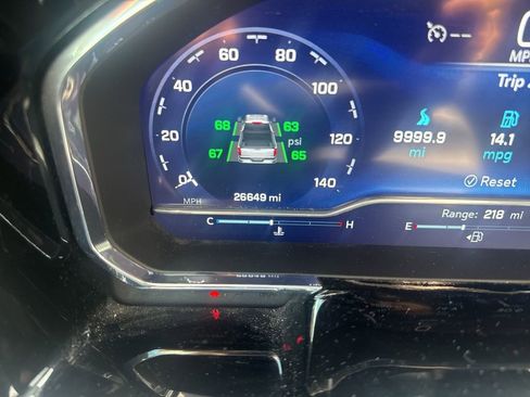 Used 2024 Chevrolet Silverado 2500 ZR2 w/ Technology Package image 16