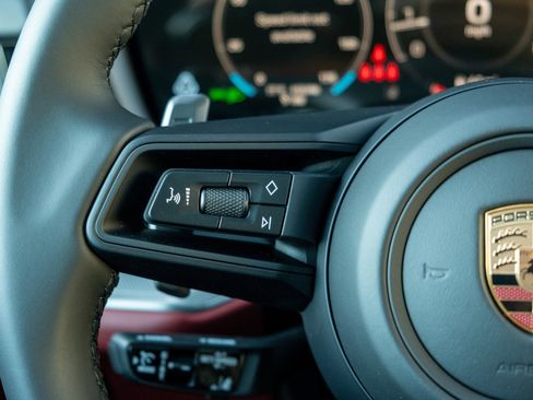 New 2026 Porsche Cayenne image 28