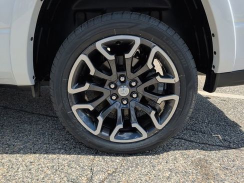 Used 2025 RAM 1500 Limited AWD/4WD image 40