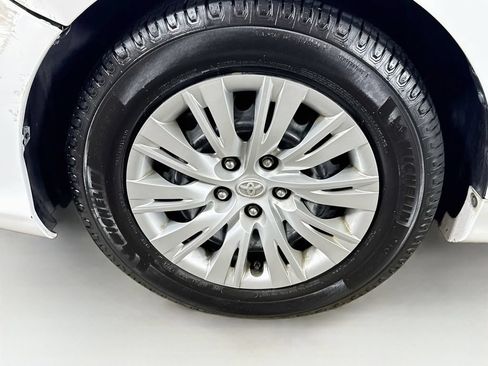 Used 2012 Toyota Camry LE FWD image 37