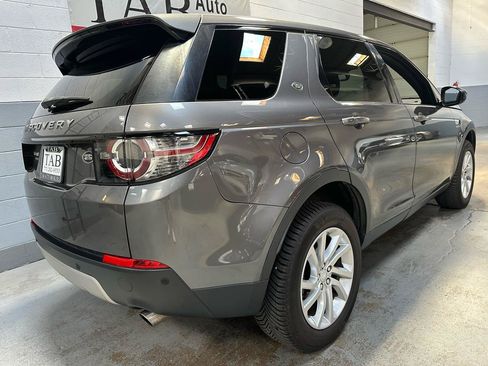 Used 2019 Land Rover Discovery Sport HSE AWD/4WD image 3