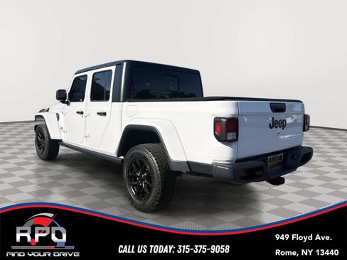 Used 2021 Jeep Gladiator Sport AWD/4WD image 3