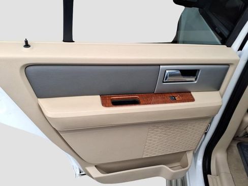 Used 2010 Ford Expedition 4WD image 11