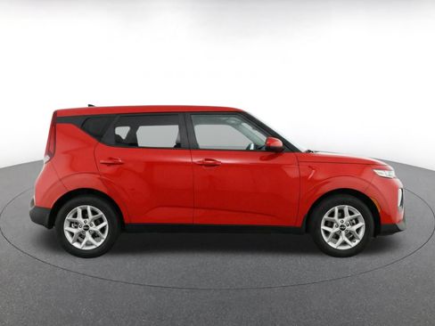 Used 2025 Kia Soul LX w/ LX Technology Package FWD image 10