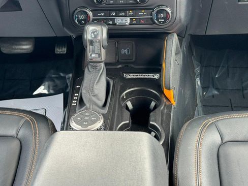 Used 2023 Ford Bronco Badlands AWD/4WD image 14