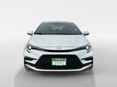 Used 2023 Toyota Corolla SE w/ SE Premium Package image 9