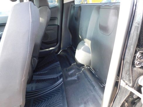 Used 2022 Chevrolet Colorado LT w/ Fleet Safety Package image 15