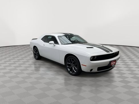 Used 2019 Dodge Challenger SXT w/ Driver Convenience Group RWD image 27