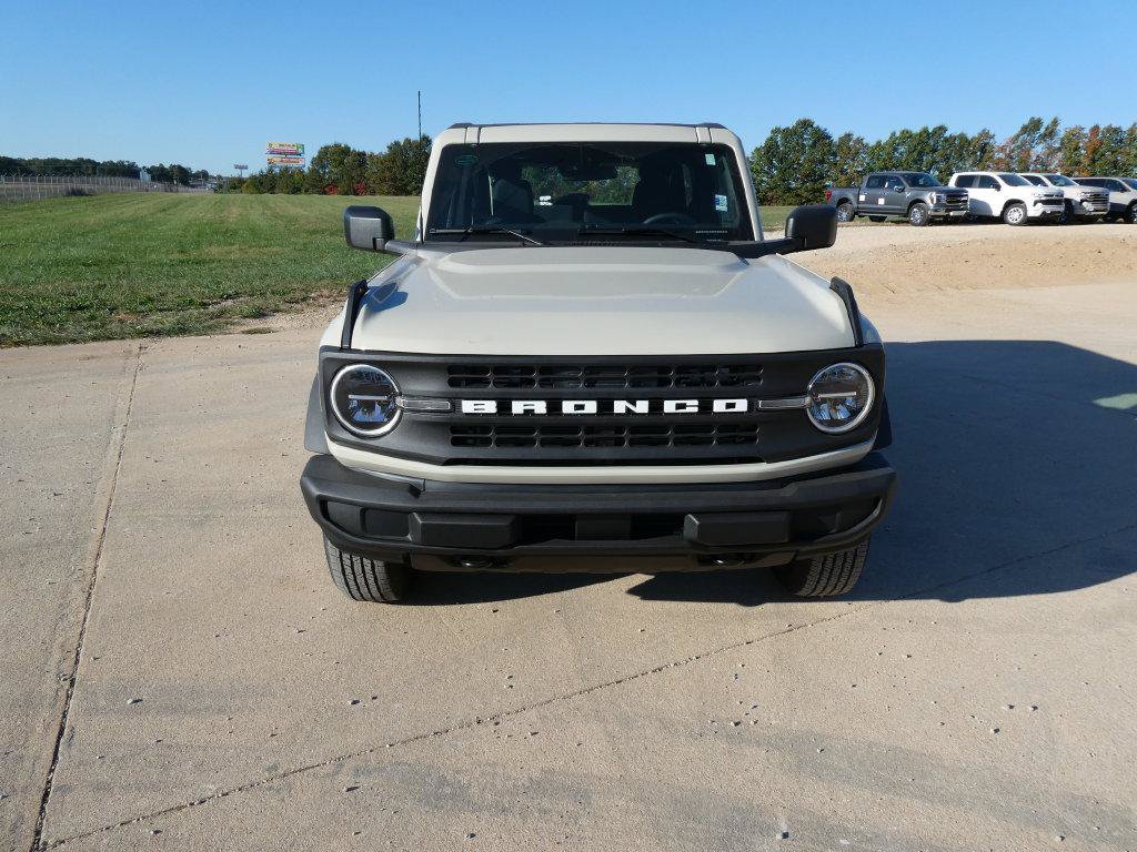 New 2026 Ford Bronco 2-Door AWD/4WD image 8