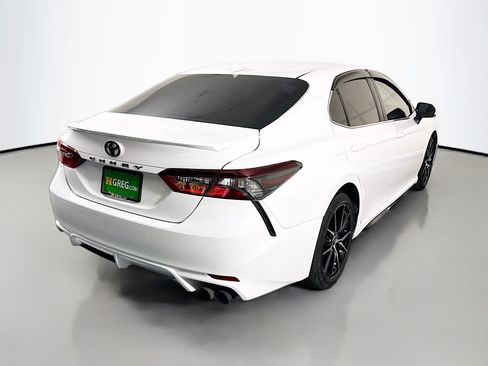 Used 2022 Toyota Camry SE w/ Convenience Package FWD image 10