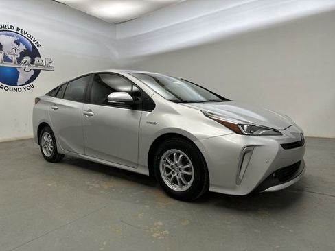 Used 2022 Toyota Prius LE image 13