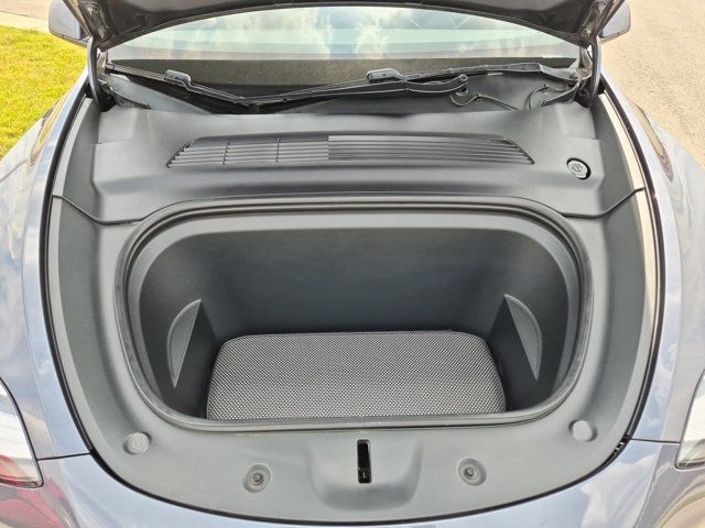 Used 2021 Tesla Model Y Long Range AWD/4WD image 23
