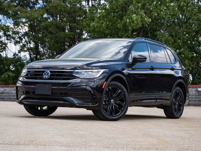 Certified 2022 Volkswagen Tiguan SE R-Line